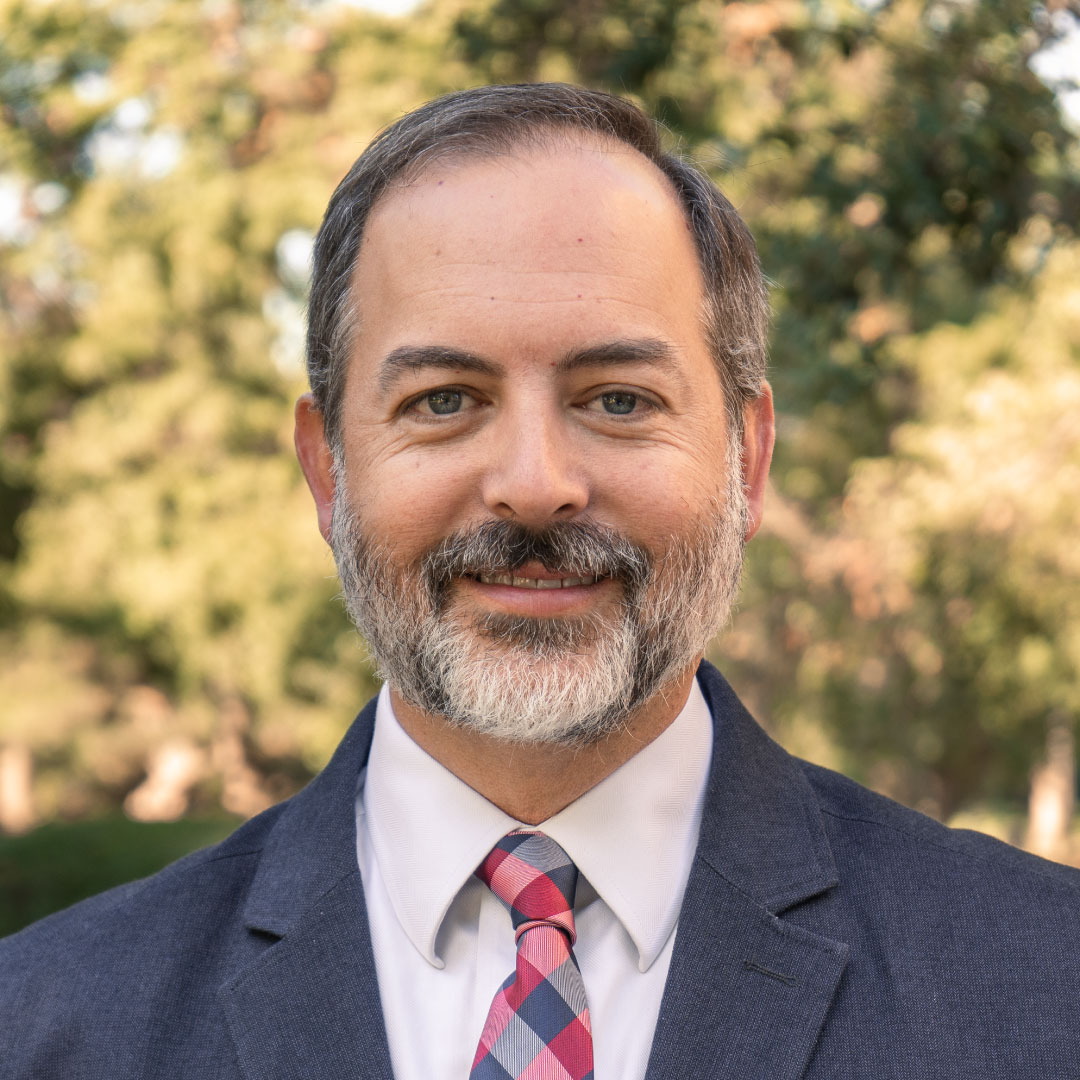 Headshot of Michael Harrington