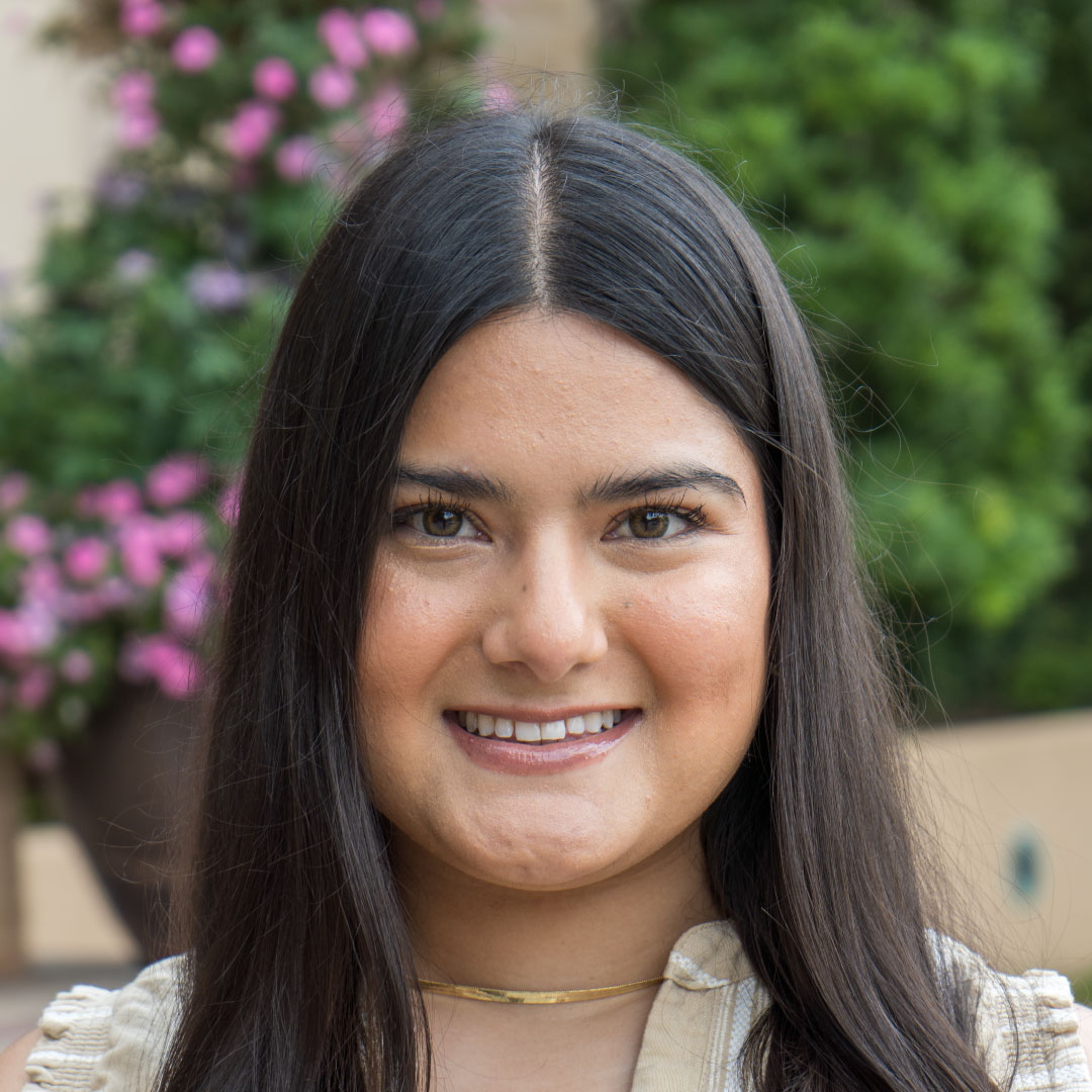 Headshot of Maria Esparza