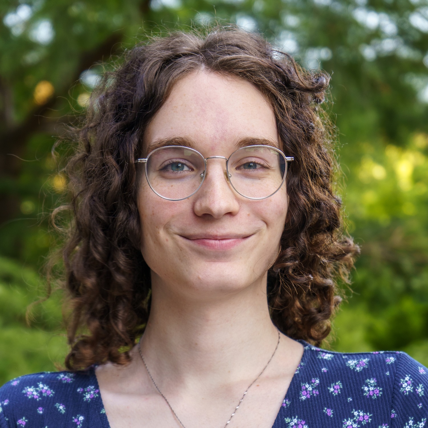 Headshot of Phoebe Morris