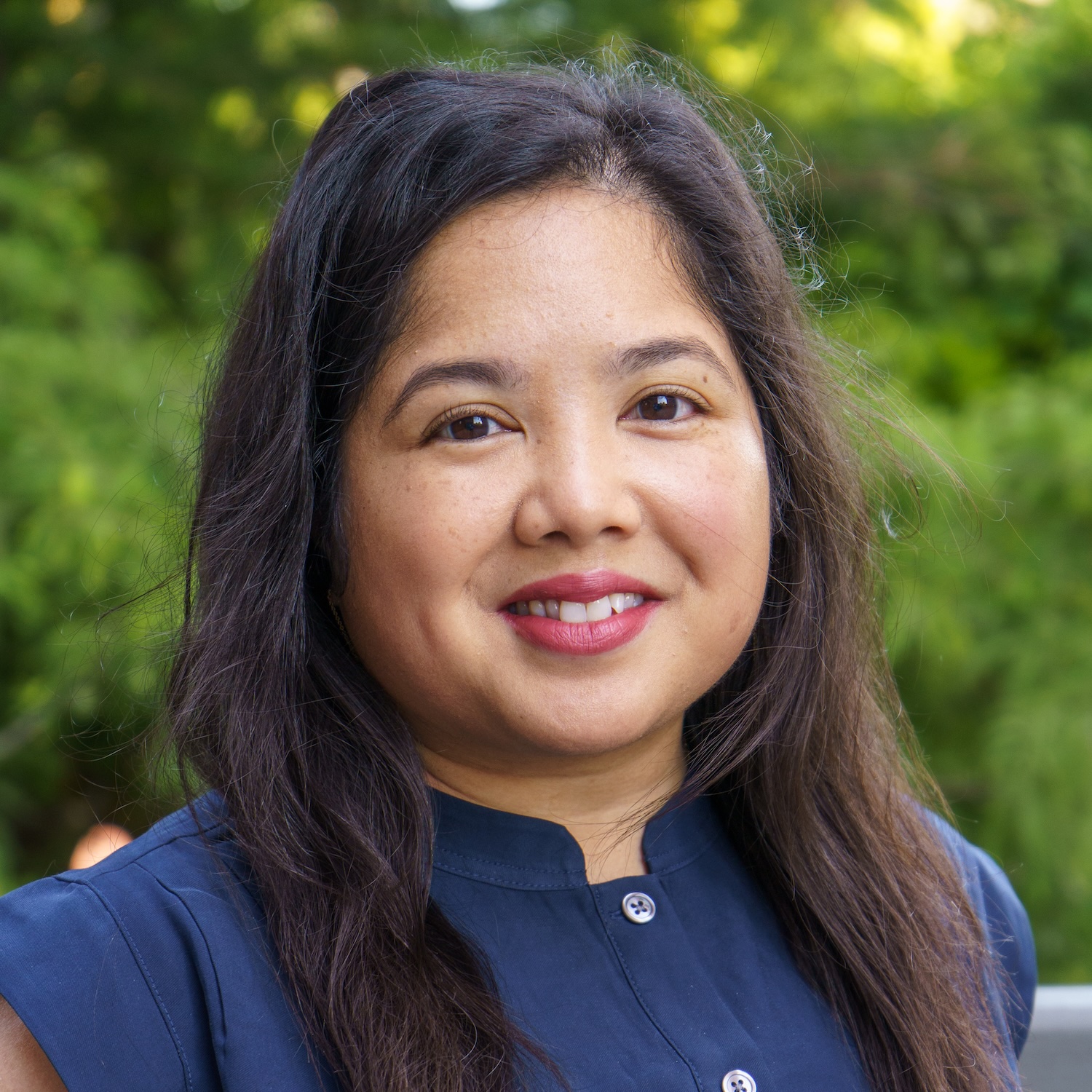 Headshot of Vi Nguyen