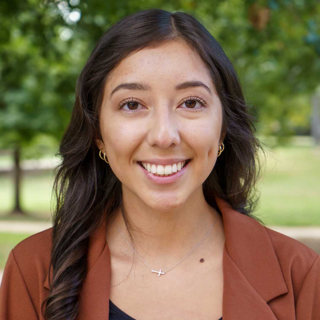 Headshot of Fabi Sarabia